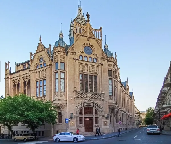 Józef Płoszko: Pałac Murtuzy Muchtarowa