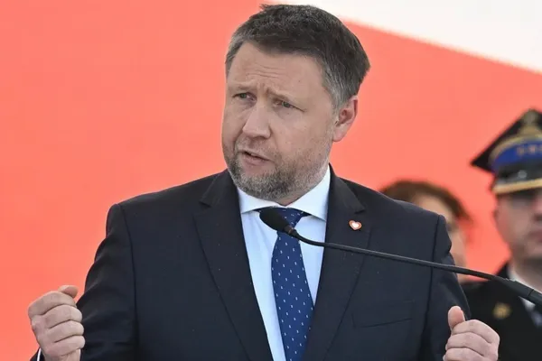 „Pogłos” Kierwiński przegalopował. Internauci zrównali go z ziemią