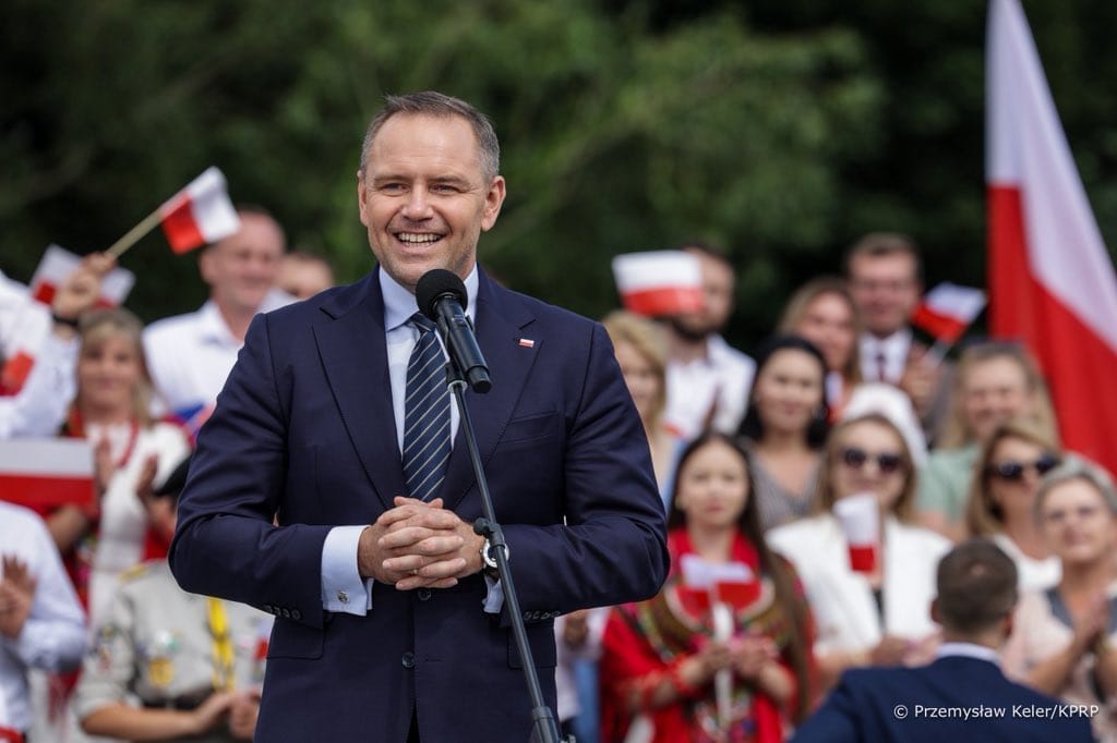 Afera o limuzynę! Nowe BMW rząd kupił dla Trzaskowskiego, a oberwał... prezydent Nawrocki!